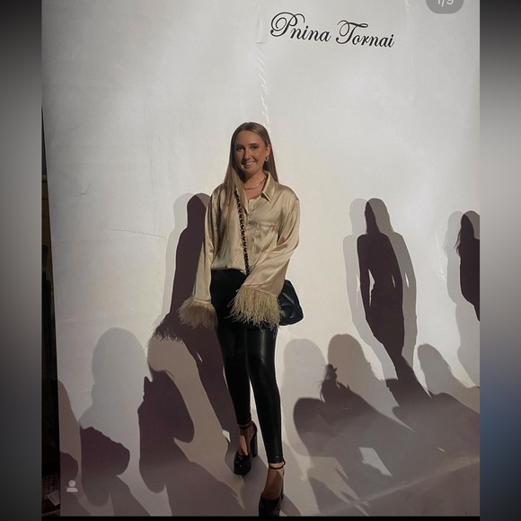 COPY - REVOLVE L’Academie feather blouse 🤍 - Picture 2 of 7